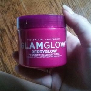 GlamGlow BerryGlow probiotic recovery mask